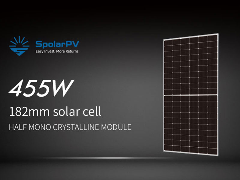 Modules solaires de 455 W et 550 W dans un entrepôt de l'UE